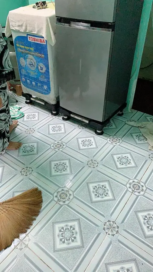 Khách hàng review Chân đế máy giặt, tủ lạnh 300 kg 48x60 cm Cảnh Phong CD4860DN 3