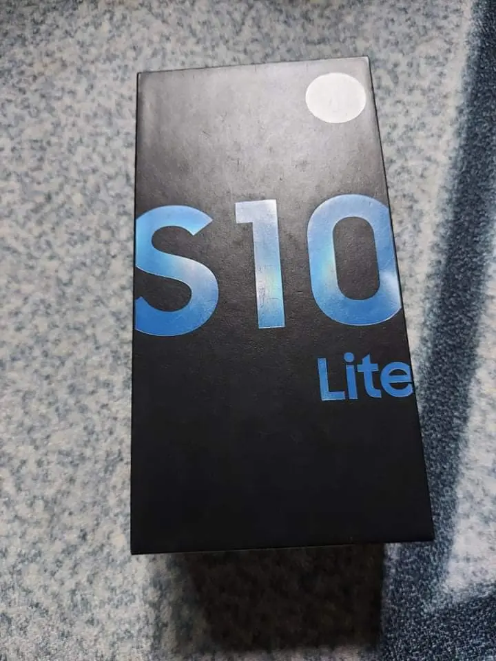 Khách hàng review Điện thoại Samsung Galaxy S10 Lite 1
