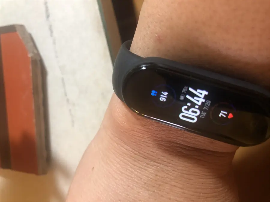 Khách hàng review Vòng đeo tay thông minh Mi Band 5 12