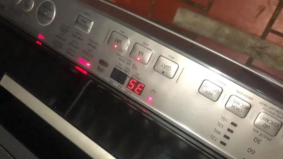 Khách hàng review Máy giặt Toshiba Inverter 11 kg AW-DUH1200GV 3