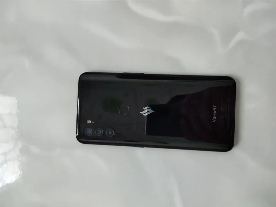 Khách hàng review Điện thoại Vsmart Live 4 6GB 4
