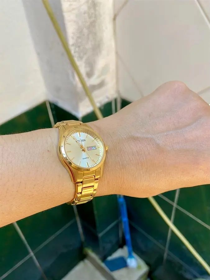 Khách hàng review Đồng hồ CITIZEN 26.5 mm Nữ EQ0593-85P 2