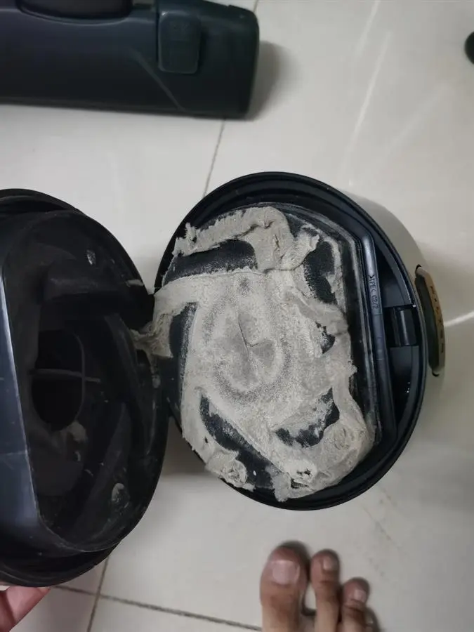 Khách hàng review Máy hút bụi dạng hộp Electrolux EC41-2DB 4