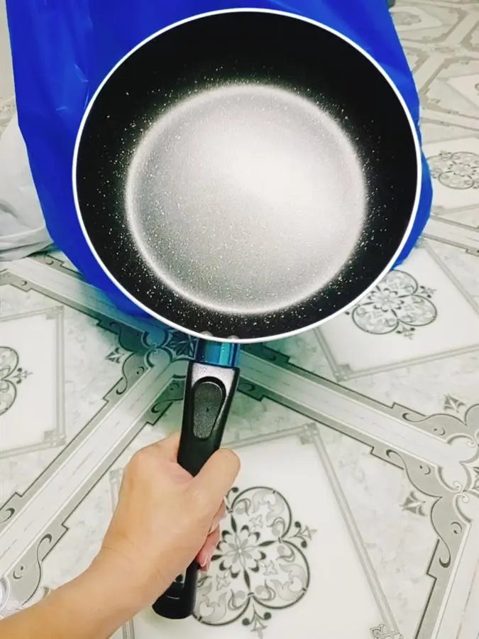 Khách hàng review Chảo nhôm chống dính vân đá đáy từ 26 cm DMX CDD 7