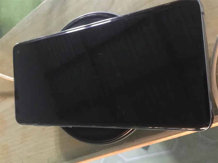 Khách hàng review Đế sạc không dây Qi 10W Mbest AC63F3 9