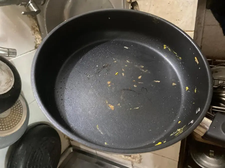Khách hàng review Chảo inox chống dính đáy từ 24 cm Delites CE002-24 1