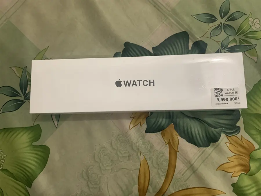 Khách hàng review Đồng hồ thông minh Apple Watch SE 2020 GPS 44mm 15