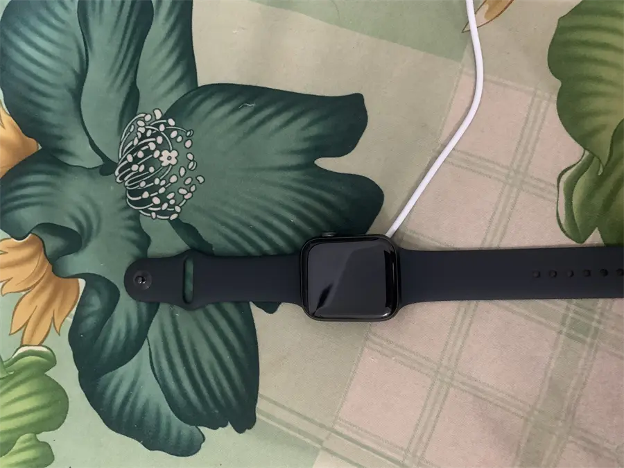 Khách hàng review Đồng hồ thông minh Apple Watch SE 2020 GPS 44mm 14