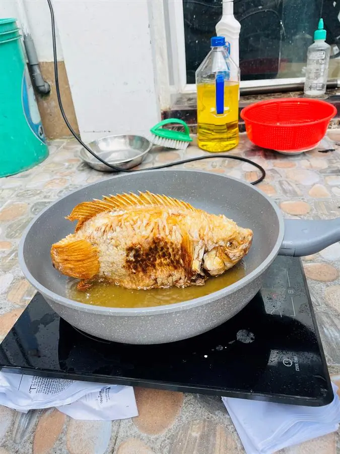 Khách hàng review Chảo nhôm sâu chống dính đáy từ 30 cm Sunhouse SHG1230MMA 1