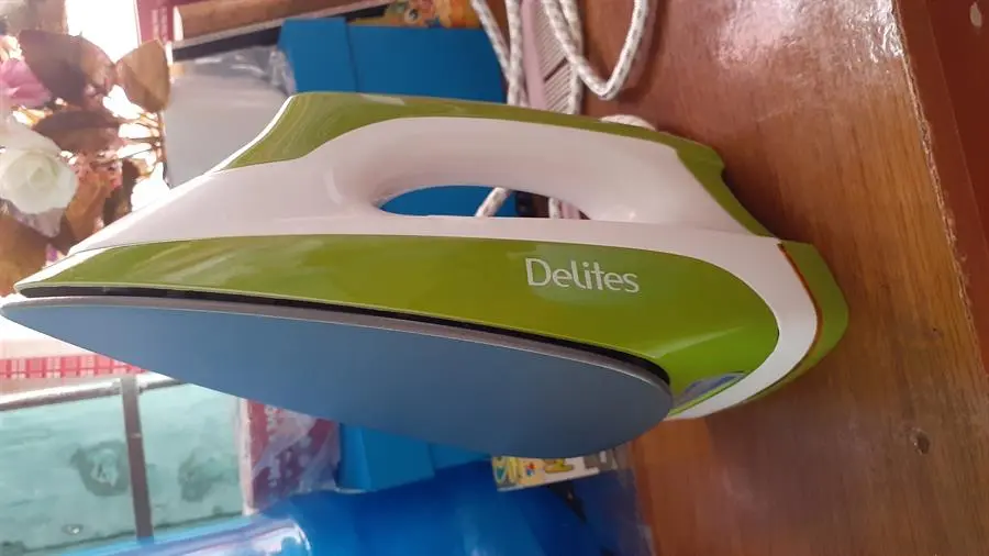 Khách hàng review Bàn ủi khô Delites BUK03 4