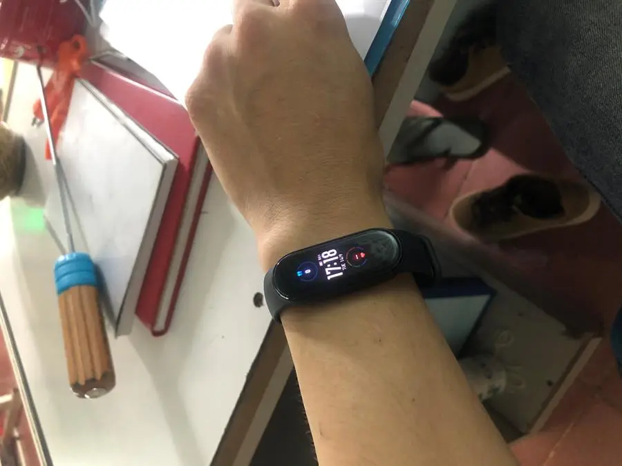 Khách hàng review Vòng đeo tay thông minh Mi Band 5 9