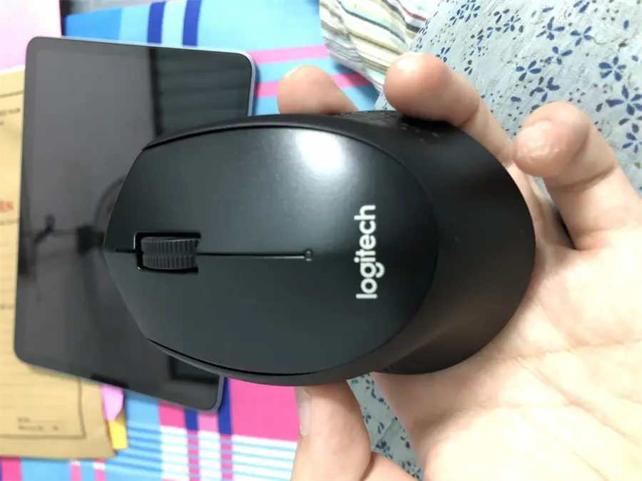 Khách hàng review Chuột Không dây Silent Logitech M331 12