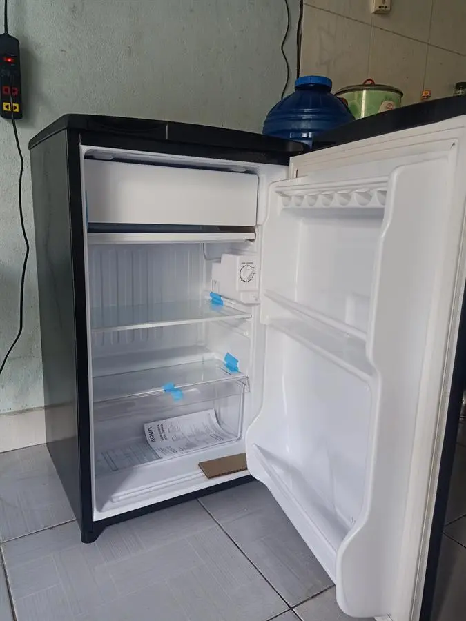Khách hàng review Tủ lạnh Aqua 90 lít AQR-D99FA(BS) 64