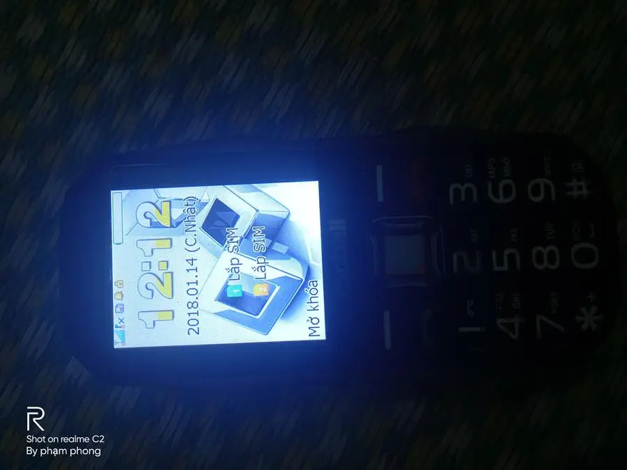 Khách hàng review Điện thoại Mobell Rock 3 4