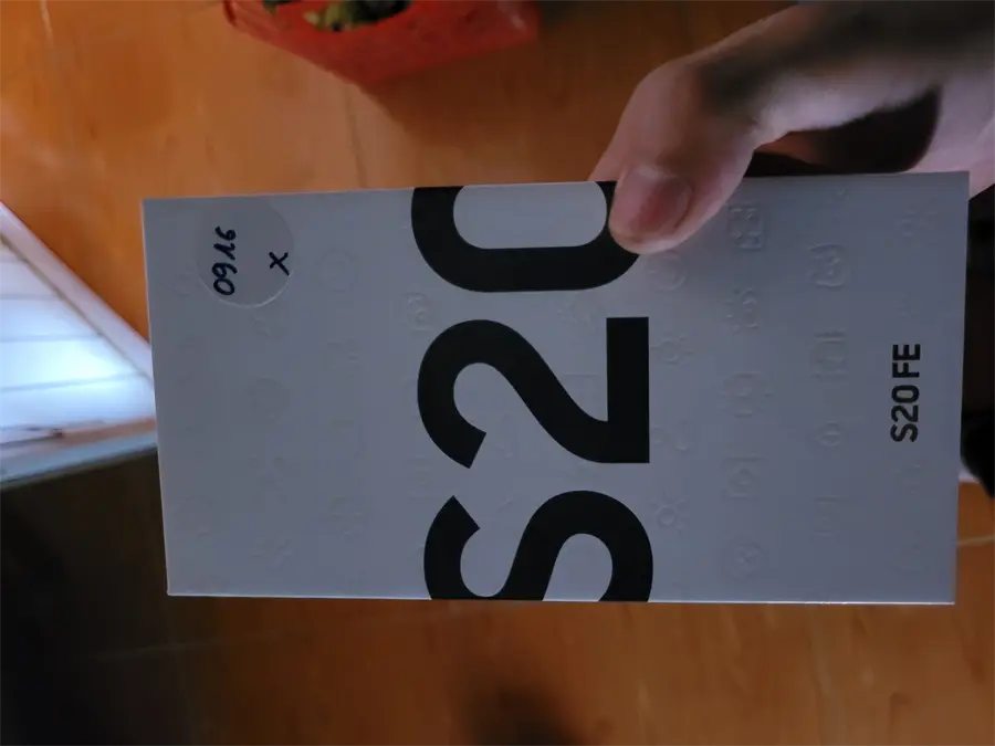Khách hàng review Điện thoại Samsung Galaxy S20 FE (8GB/256GB) 32