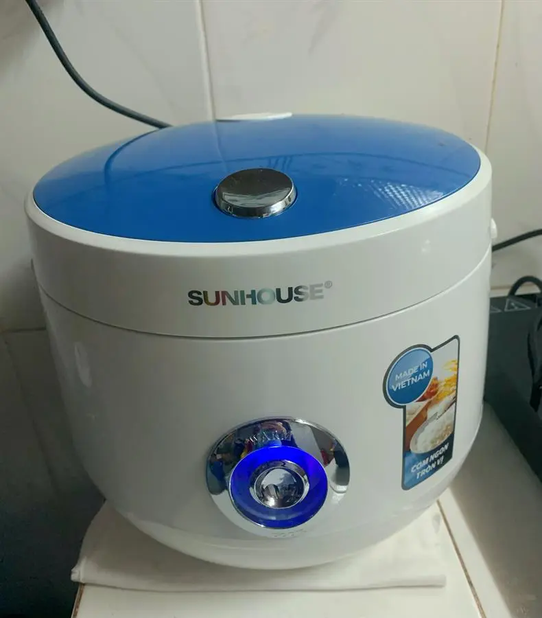 Khách hàng review Nồi cơm nắp gài Sunhouse 1.8 lít SHD8606 8
