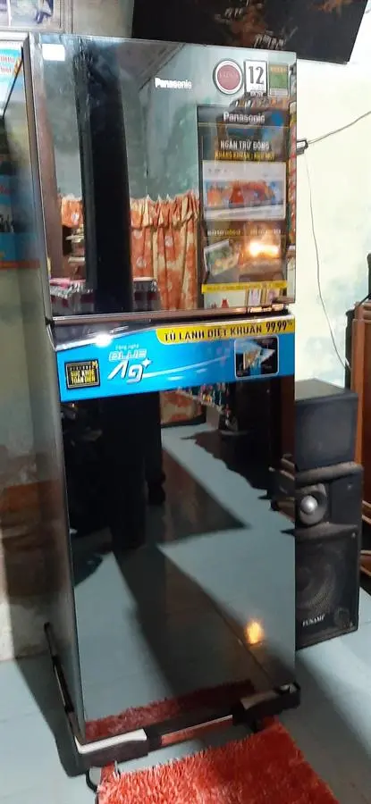 Khách hàng review Tủ lạnh Panasonic Inverter 306 lít NR-TV341VGMV 16