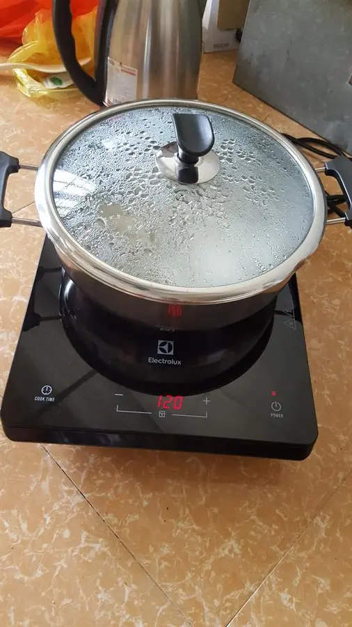 Khách hàng review Bếp từ Electrolux ETD29KC 3
