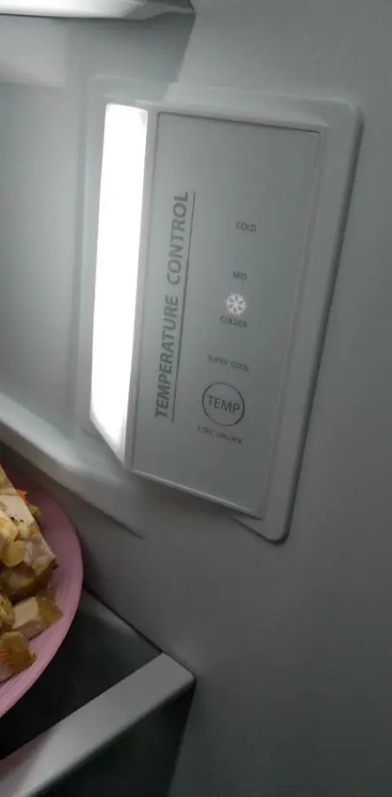 Khách hàng review Tủ lạnh Toshiba Inverter 337 lít GR-RT435WE-PMV(06)-MG 8