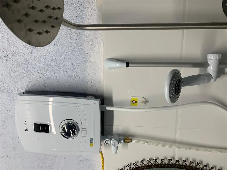 Khách hàng review Máy nước nóng trực tiếp Centon 4500W GD600ESP FL EMC 4