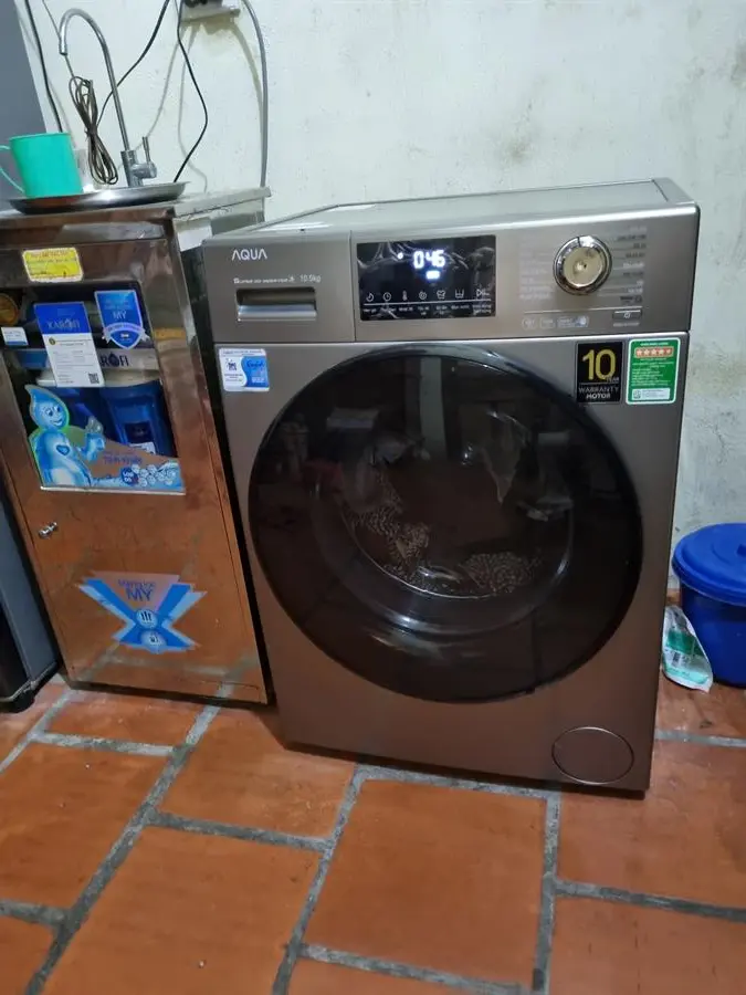 Khách hàng review Máy giặt Aqua Inverter 10.5 KG AQD-D1050F.S 2