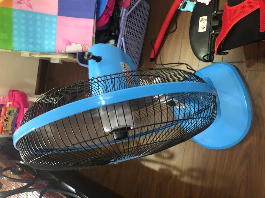 Khách hàng review Quạt đứng Asia D16018-BV0 1