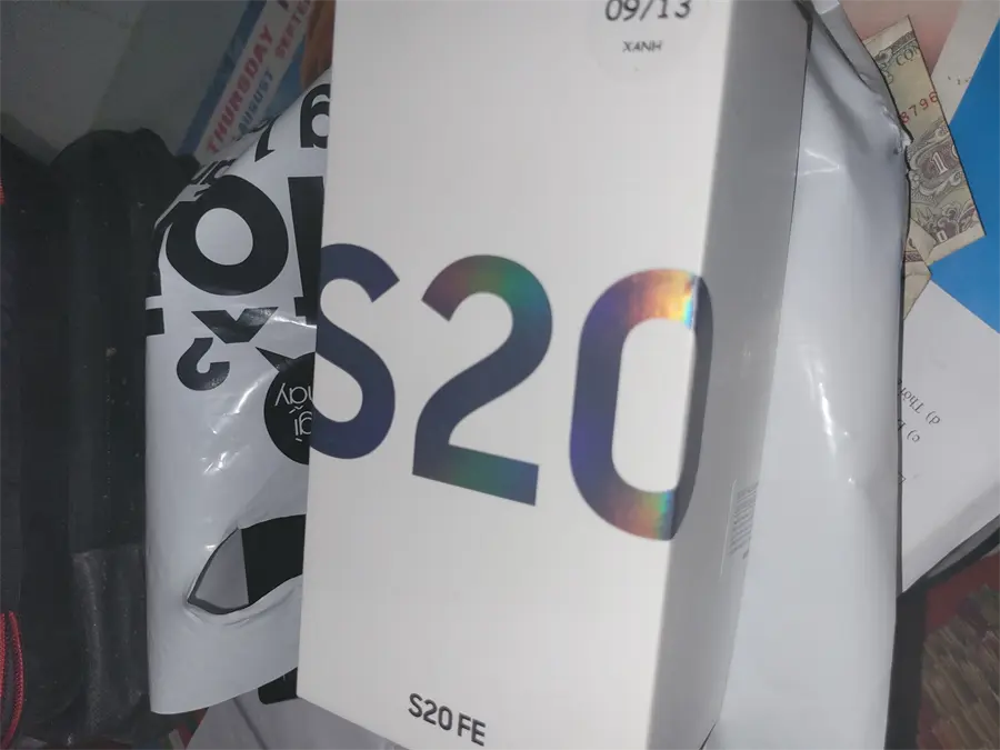 Khách hàng review Điện thoại Samsung Galaxy S20 FE (8GB/256GB) 28