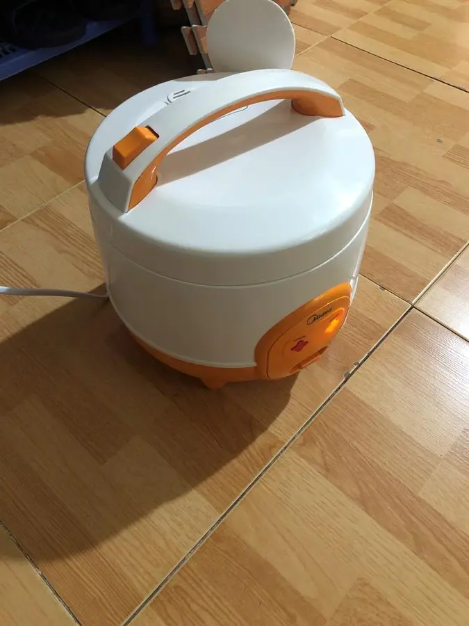 Khách hàng review Nồi cơm nắp gài Midea 0.6 lít MR-CM06SD 3