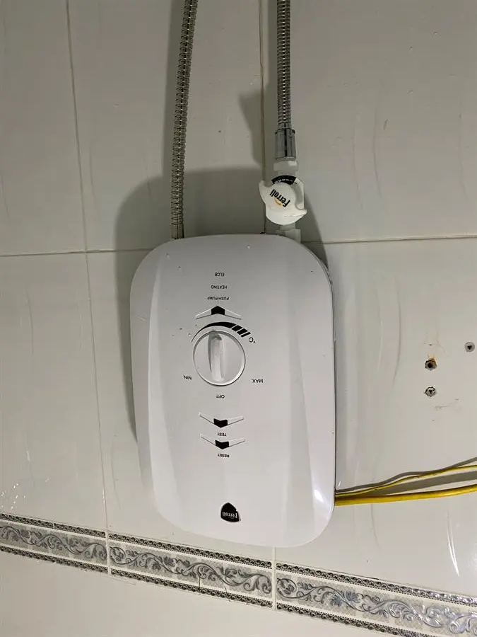 Khách hàng review Máy nước nóng trực tiếp Ferroli 4500W MIDO-MSP 4.5S 31