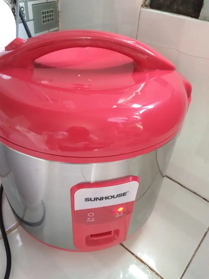 Khách hàng review Nồi cơm nắp gài Sunhouse 1.8 lít SHD 18S 3