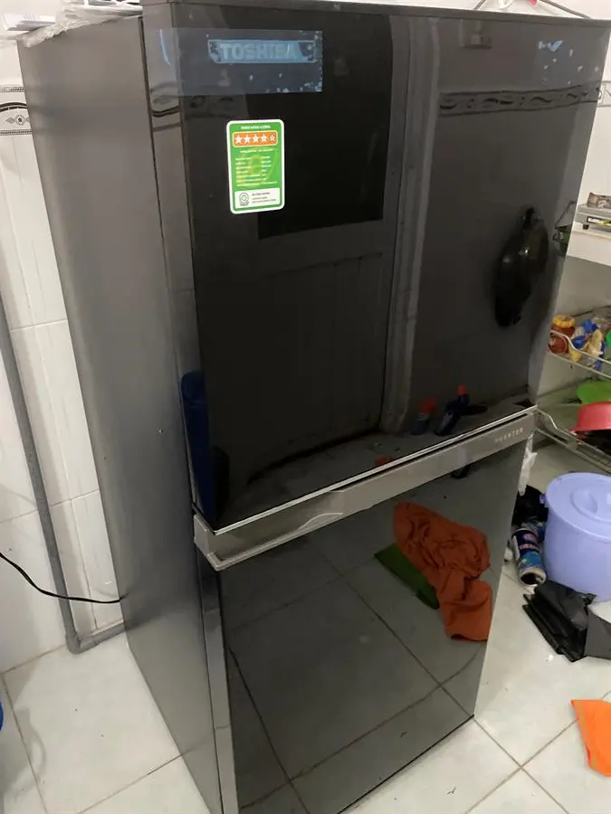 Khách hàng review Tủ lạnh Toshiba Inverter 180 lít GR-B22VU UKG 76