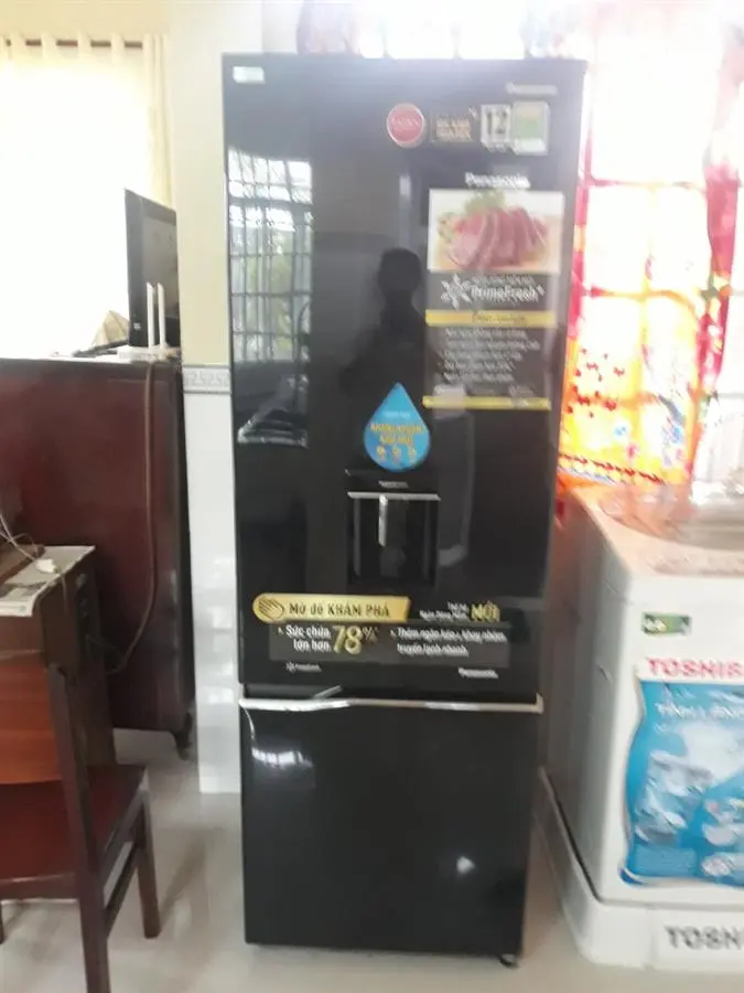Khách hàng review Tủ lạnh Panasonic Inverter 322 lít NR-BC360WKVN 9