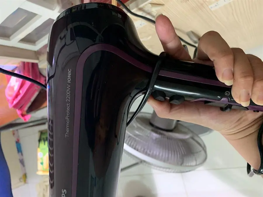 Khách hàng review Máy sấy tóc 2200W Philips HP8233 1