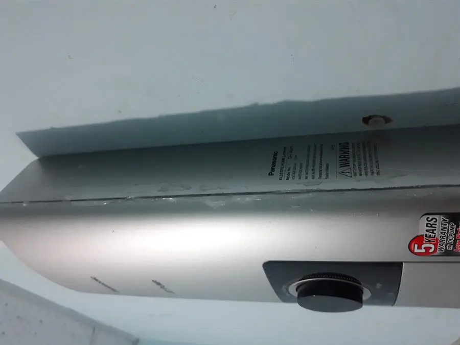 Khách hàng review Bình nóng lạnh trực tiếp Panasonic 4500W DH-4NP1VS 2