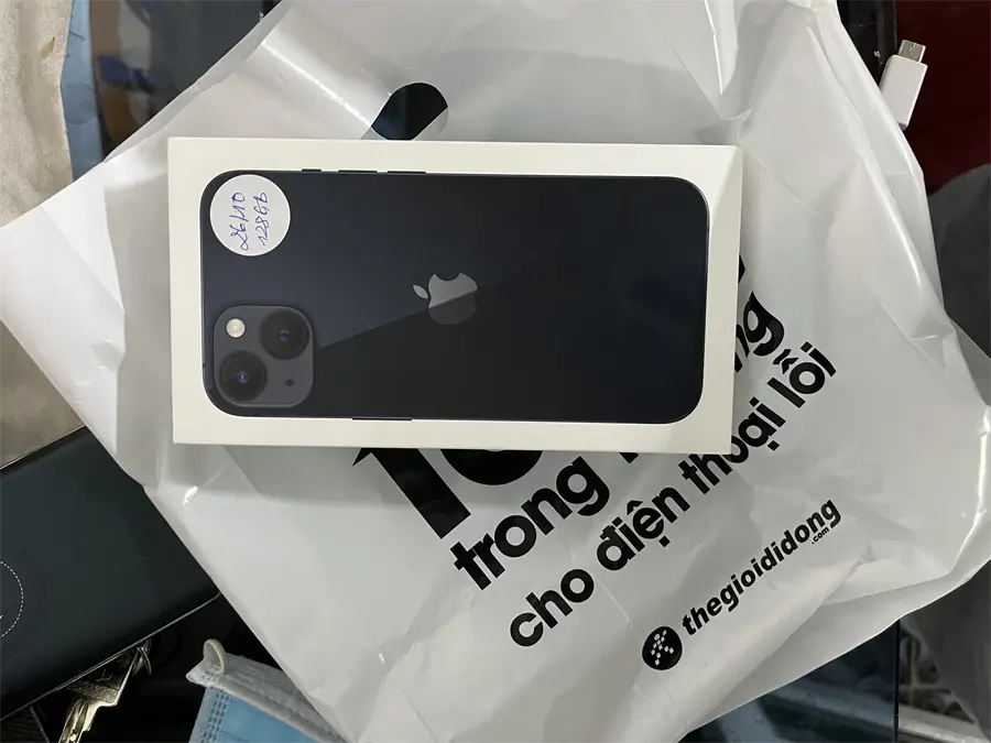Khách hàng review Điện thoại iPhone 13 128GB 64