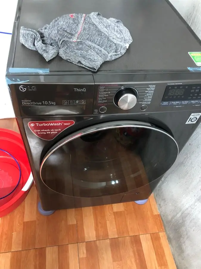 Khách hàng review Máy giặt LG Inverter 10.5 kg FV1450S2B 6