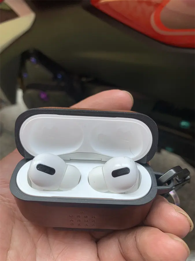 Khách hàng review Tai nghe Bluetooth AirPods Pro Wireless Charge Apple MWP22 11