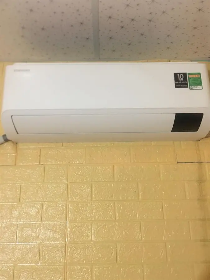 Khách hàng review Máy lạnh Samsung Inverter 1 HP AR10TYHYCWKNSV 29