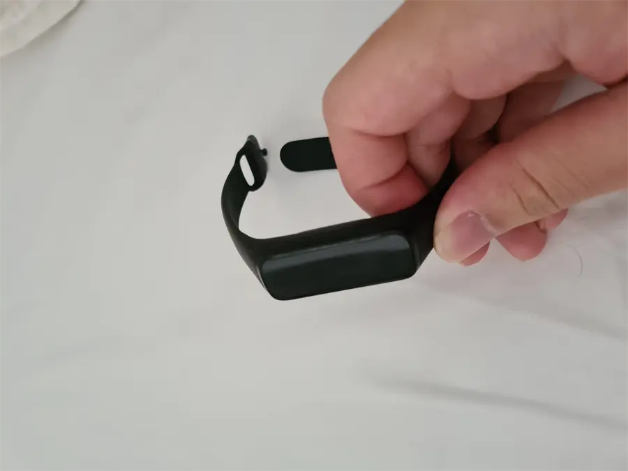 Khách hàng review Vòng đeo tay thông minh Samsung Galaxy Fit e R375 1