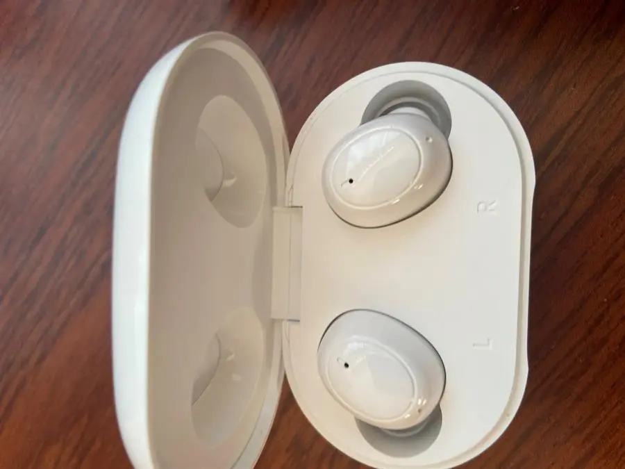 Khách hàng review Tai nghe Bluetooth True Wireless OPPO ENCO Buds ETI81 35