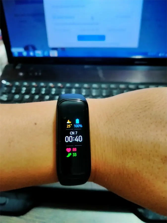 Khách hàng review Vòng tay thông minh Samsung Galaxy Fit2 Đen 10