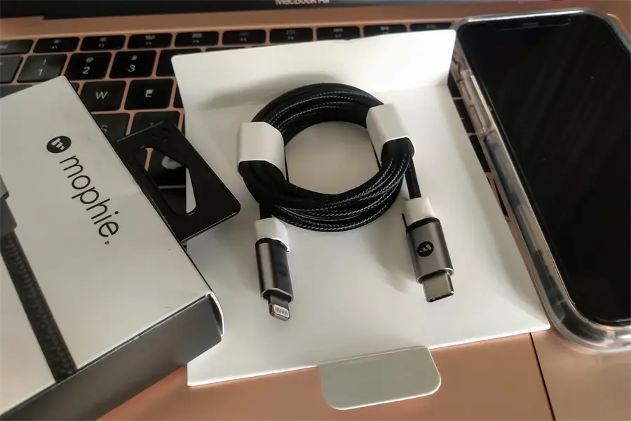 Khách hàng review Cáp Type C - Lightning MFI 1m Mophie 4