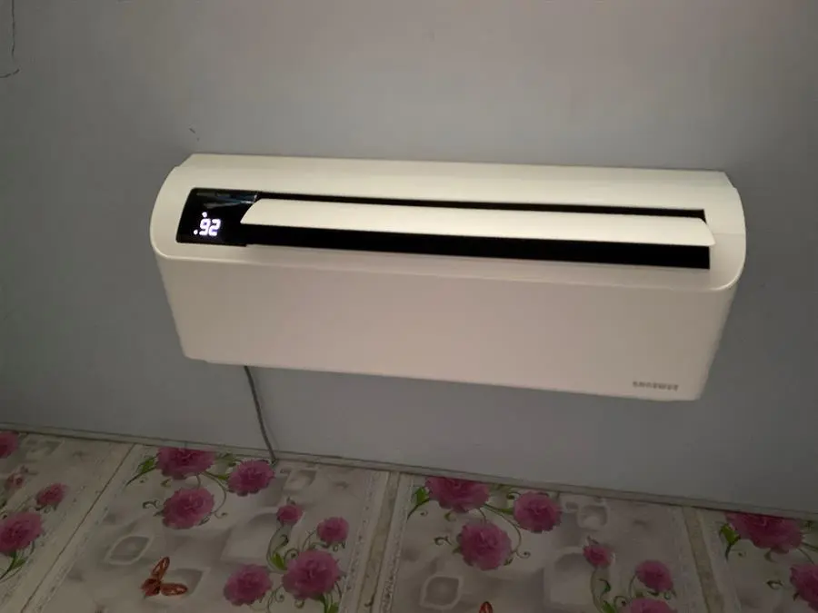 Khách hàng review Máy lạnh Samsung Inverter 1 HP AR10TYHYCWKNSV 28