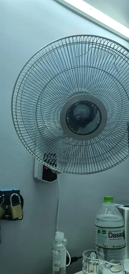 Khách hàng review Quạt treo tường Midea 3 cánh FW40 7JR 55W 4