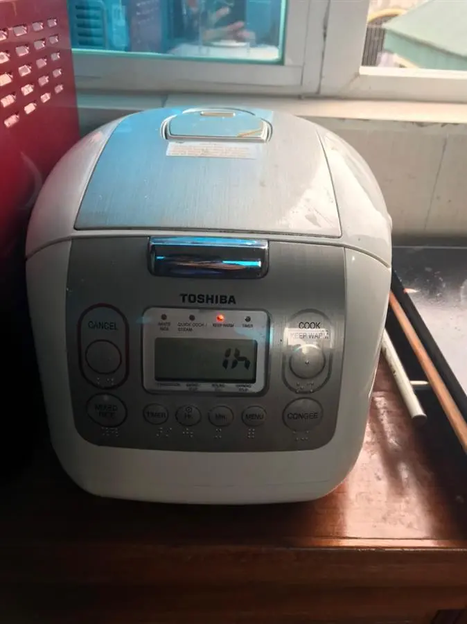 Khách hàng review Nồi cơm điện tử Toshiba 1.8 lít RC-18NMFVN(WT) 35