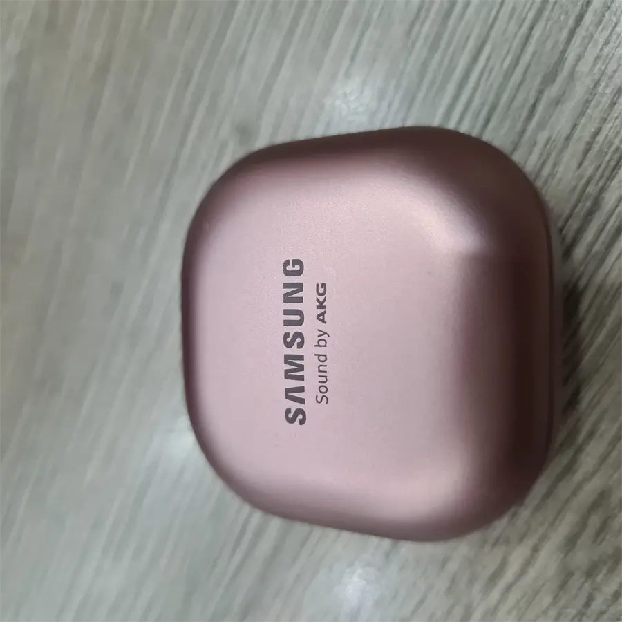 Khách hàng review Tai nghe Bluetooth True Wireless Samsung Galaxy Buds Live R180 Gold 8
