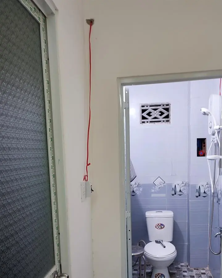 Khách hàng review Bình nóng lạnh trực tiếp Electrolux 4500W EWE451KB-DWG2 16