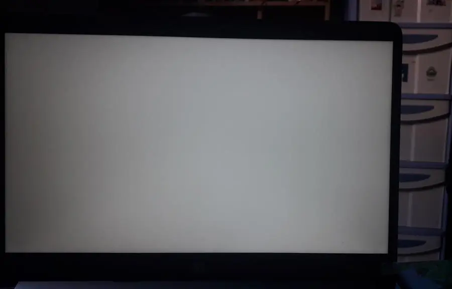 Khách hàng review Laptop HP 240 G8 i5 1135G7/8GB/512GB/Win10 (518V7PA) 2