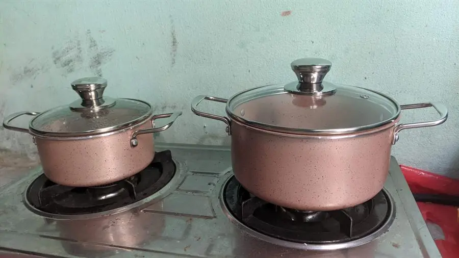Khách hàng review Nồi nhôm chống dính nắp kính 20 cm Hommy NE008-20 3