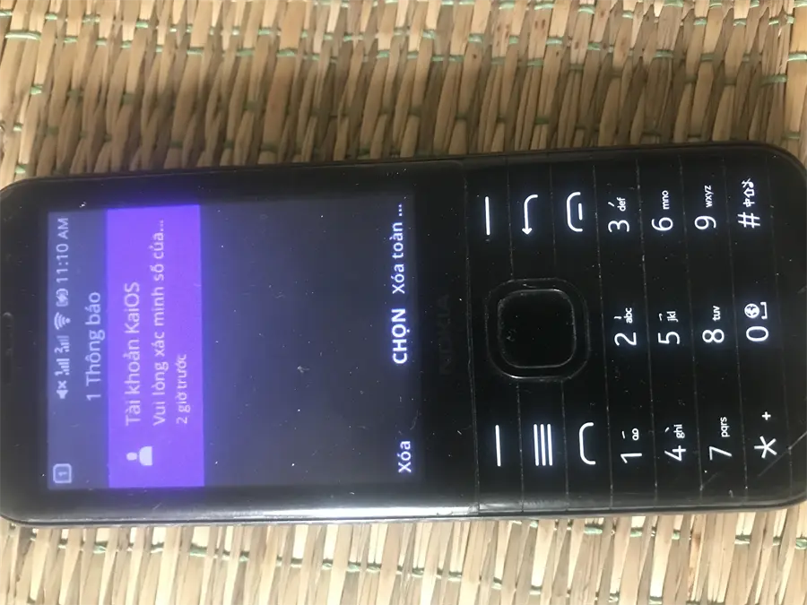Khách hàng review Điện thoại Nokia 8000 4G 2